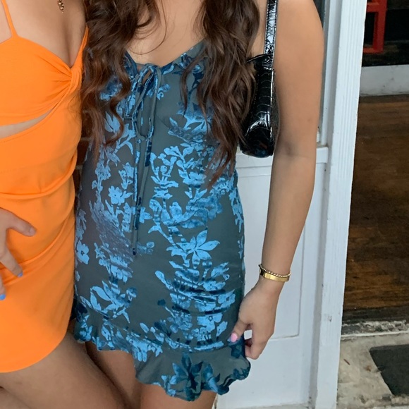 lucy in the sky blue dress - Picture 2 of 6